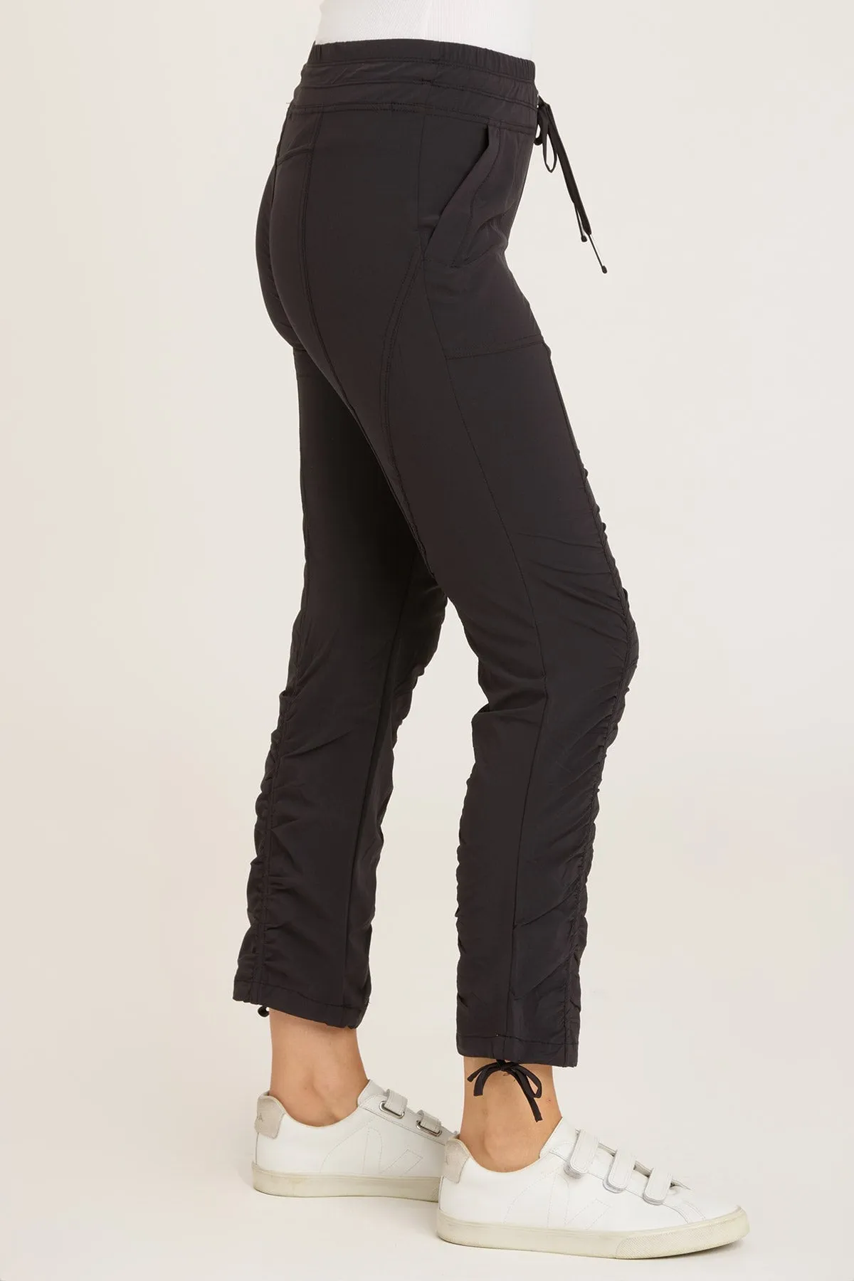 Active Jules Pant for Fitness Enthusiasts