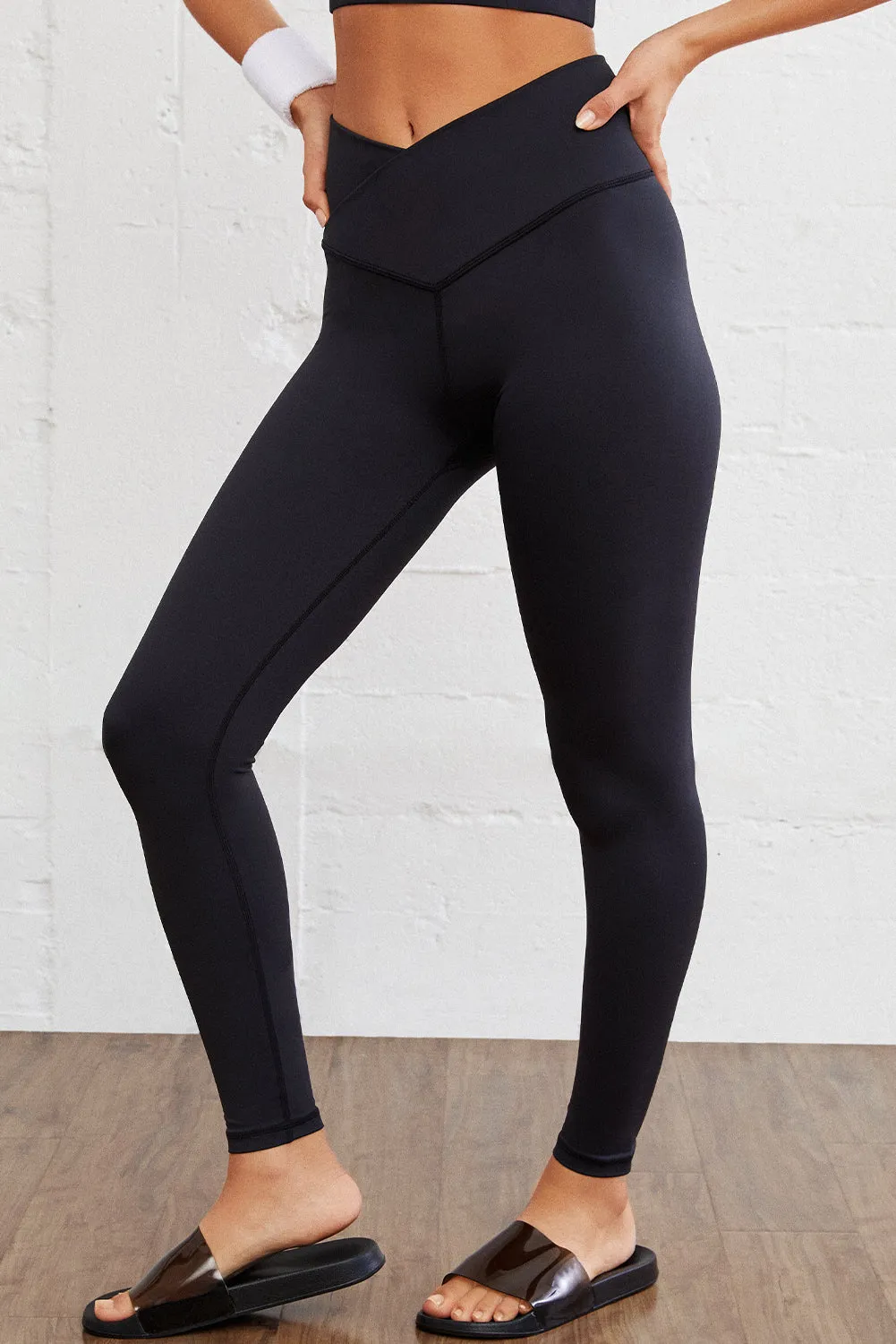 Active Leggings with Seamless V-Waist