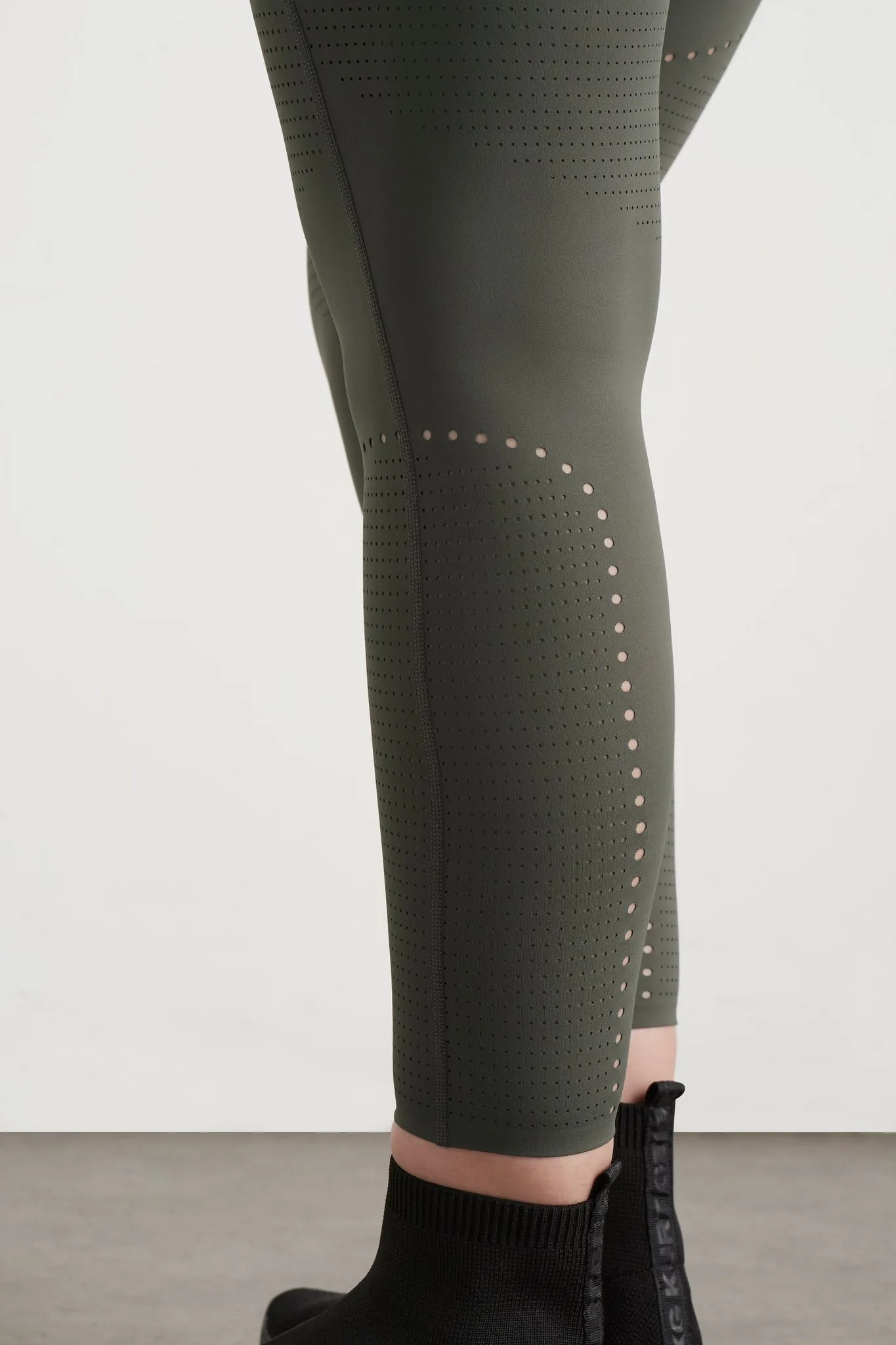 High Waisted Perforated 7/8 Legging 227