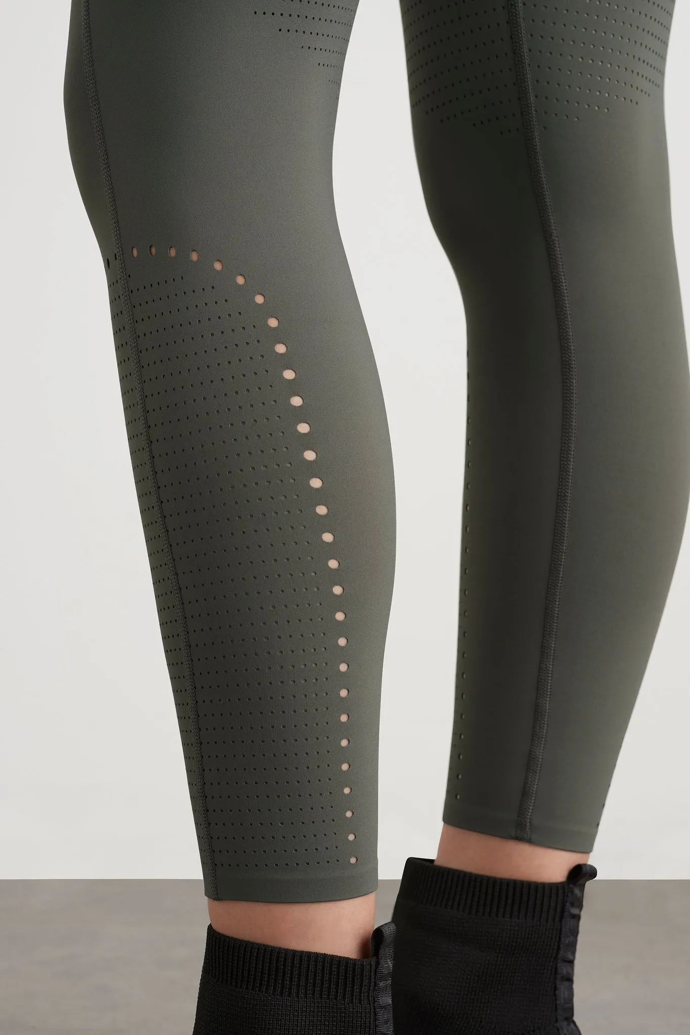 High Waisted Perforated 7/8 Legging 227