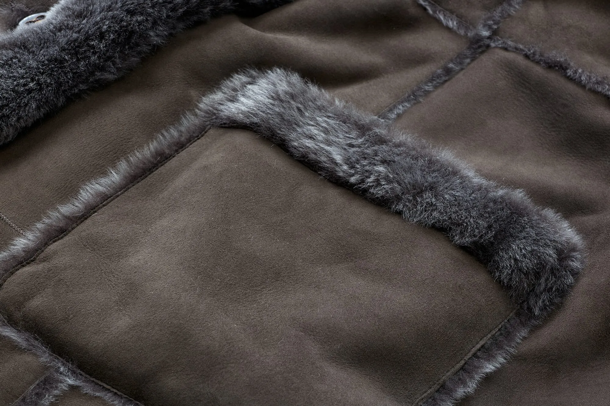 Taupe lambskin coat for women | Manufactum