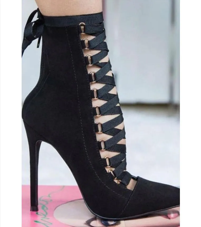 Victorian Damsel Lace Up Ankle Boot in Black or Pink: Ripper